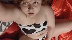 Sexo a três simulado com casal sexy para o seu prazer