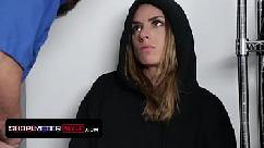 Jaimie vine leva sua buceta de puma fodida para roubar joias preciosas