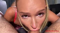 Bela loira companheira de brincadeiras emma hix quer chupar e foder esse pau