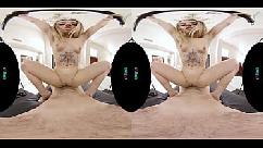 Vrhush anna claire nuvens não se cansa de seu pau