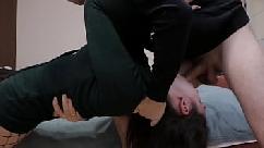 Adolescente com garganta profunda facial sem reflexo de vômito