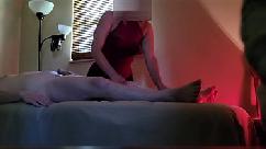 Homem recebe final feliz no american massage parlor