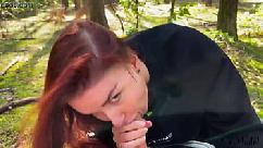 Boquete amador público na floresta casal kleomodel