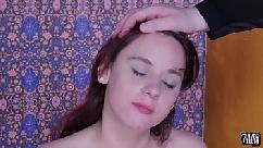 Foda com o rosto de adolescente em escravidão leva a um bj bagunçado