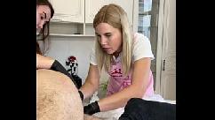 Durante uma aula de barbear um cliente gozou no meu aluno