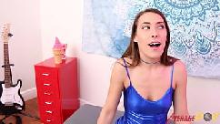 Irmã adolescente sexy kimber lee dá uma bronca em menino chato