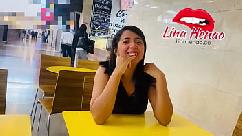 Minha amiga vibra meu brinquedinho no shopping de medellín e eu gozo delicioso 