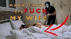 Ladrão de máscaras tenta foder minha esposa no quarto