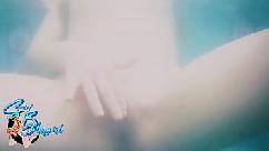 Minha jovem enteada entrou na minha banheira nua depois da festa