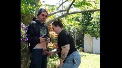 Fora boquete público cum saindo de sua boca