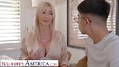 Estudante transa dizendo tutor de puma três vezes rápido