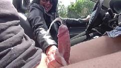 Enorme galo desviado e esguicha até o teto