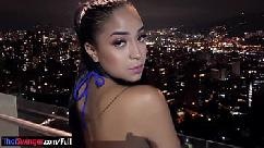 Amador colombiano jovem com um grande boquete pov de bunda e fodido em uma varanda