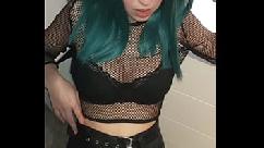 A enteada quer ser gay então eu fodo a bunda dela