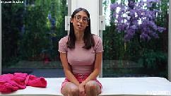 Garota gamer nerd é uma máquina de orgasmo