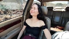 Minha melhor amiga tem a buceta peluda e por isso tem vergonha de me foder