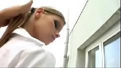 Novinha depravada fodendo com dois machos ao mesmo tempo e ficando totalmente esfolada