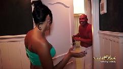 Mulher peituda fazendo um sexo gostoso