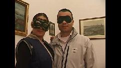 Casal amador coloca máscara para poder gravarem fodendo