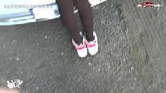 Realizando o fetiche sujo da cadela sedenta por pica dando bastante pica em público