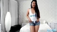 Asian porn com gostosa mulher se tocando e gozando