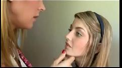 Titia ensinando uma lição pra sobrinha