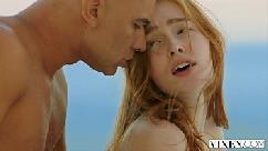 Sexcom com putaria de ruivinha gostosa fazendo sexo