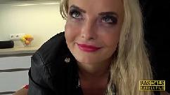 Loirinha safada que foi rejeitada pelo maridão acaba se revoltando e libera seu cuzinho maravilhoso para o melhor amigo dele