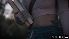 Malandro manipulador adora pegar mulheres emocionalmente frágeis e fazer delas gato e sapato na cama