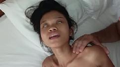 Morena safada liberou o cuzinho para anal com a condição do sortudo usar camisinha durante o ato