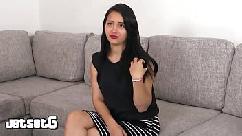 Latina tímida foi para teste do sofá porque estava precisando de uma renda extra