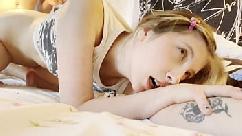 Loira dando o cu por lanche