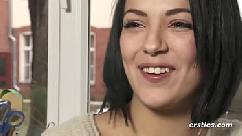 Putinha gostosa tirando a roupa pra se masturbar