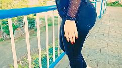 Mulher da bunda grande sentando na pica