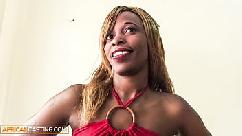 Morena africana cavala chupa bastante pica e libera os fundos