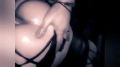 Rabuda ficou toda suada de tanto que fodeu ela fez um anal tão intenso que nunca mais o malandro esquecerá