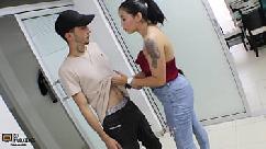 Novinha gostosa dando a buceta ao primo