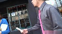 Malandro cata pornstar coelhinha na rua e enraba ela fortemente